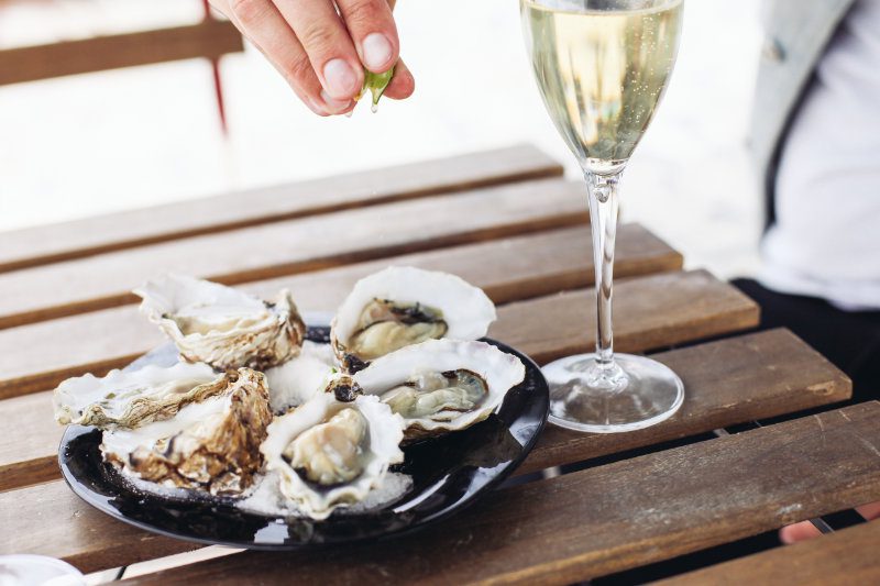 mousserende wijn bij oesters